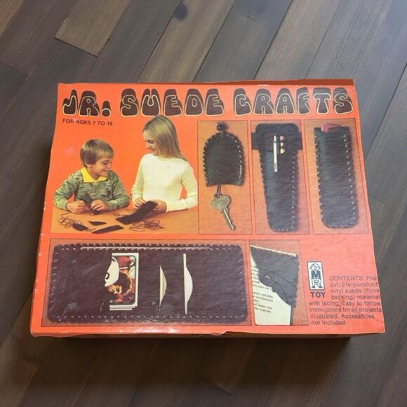 Vintage 1977 Jr. Suede Vinyl Suede Crafts Set - Picture 1 of 4
